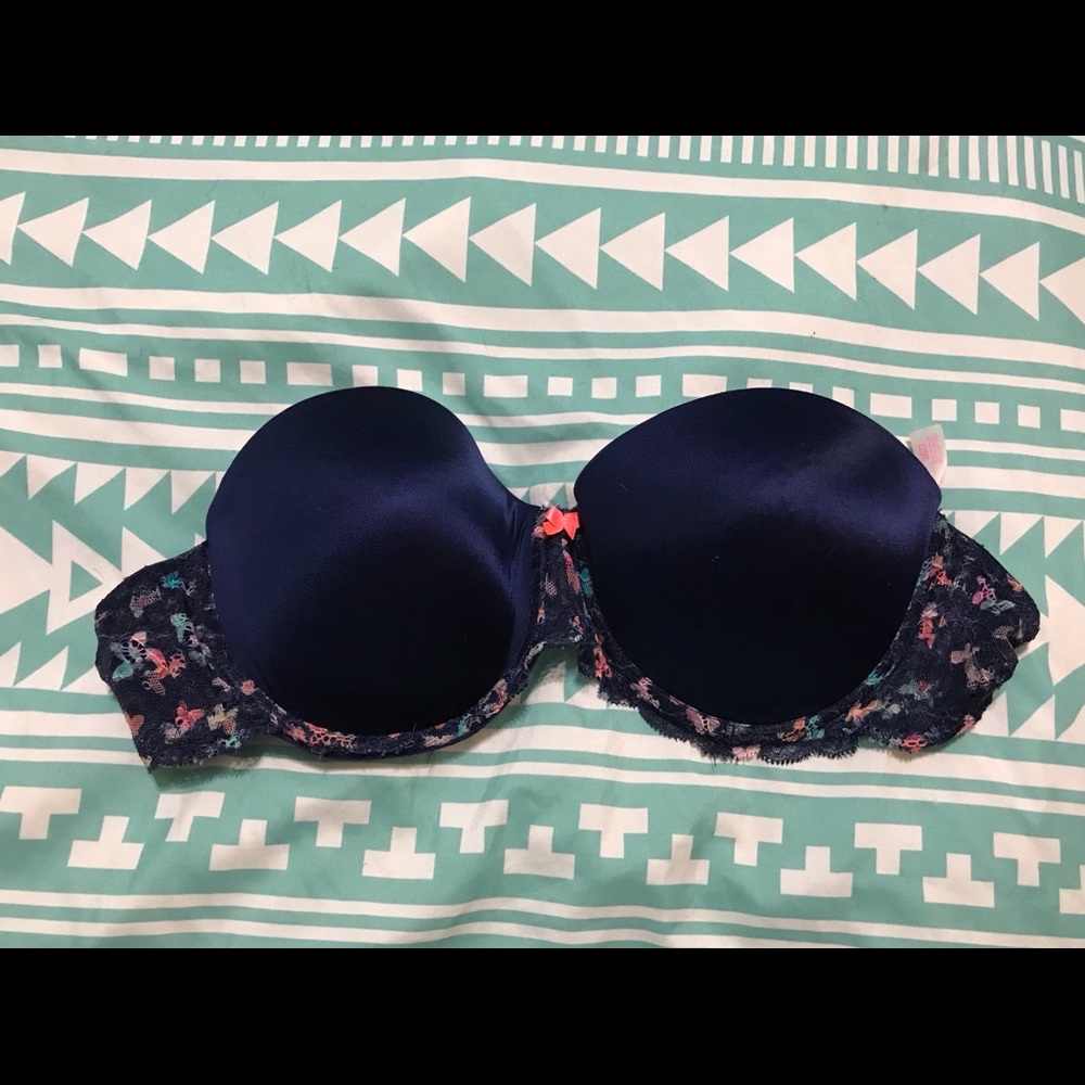 Push-up strapless bra